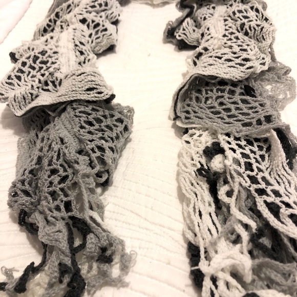 NEW Knit Scarf π§£ - Picture 1 of 4